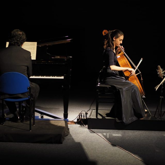 Marina Martins & Leandro Roverso playing