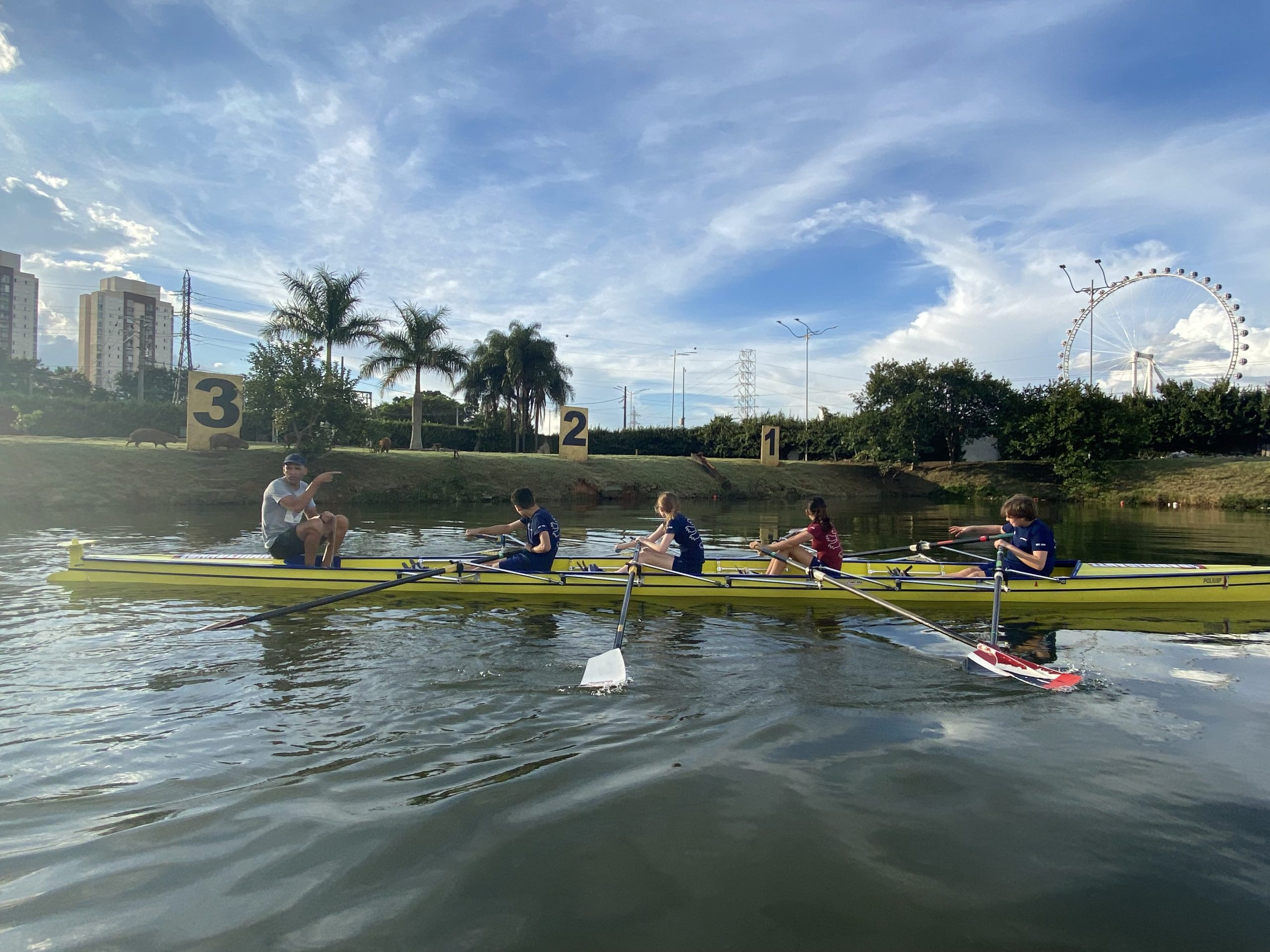 Scholars highlight participation in St. Paul’s Rowing Club Fundação